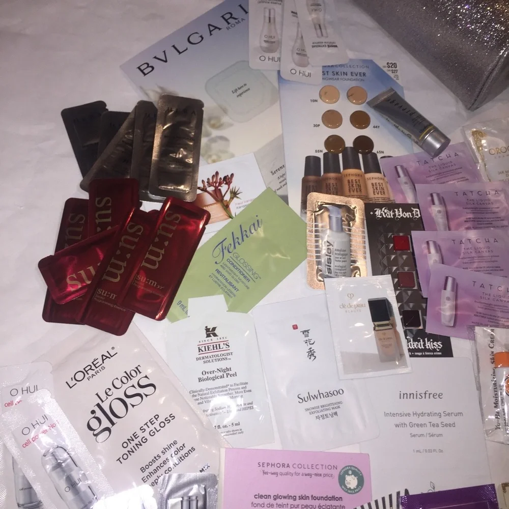 69 pcs samples & 2 makeup bags